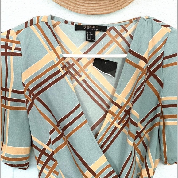Forever 21 Plaid Wrap Dress Size Small - Picture 4 of 11